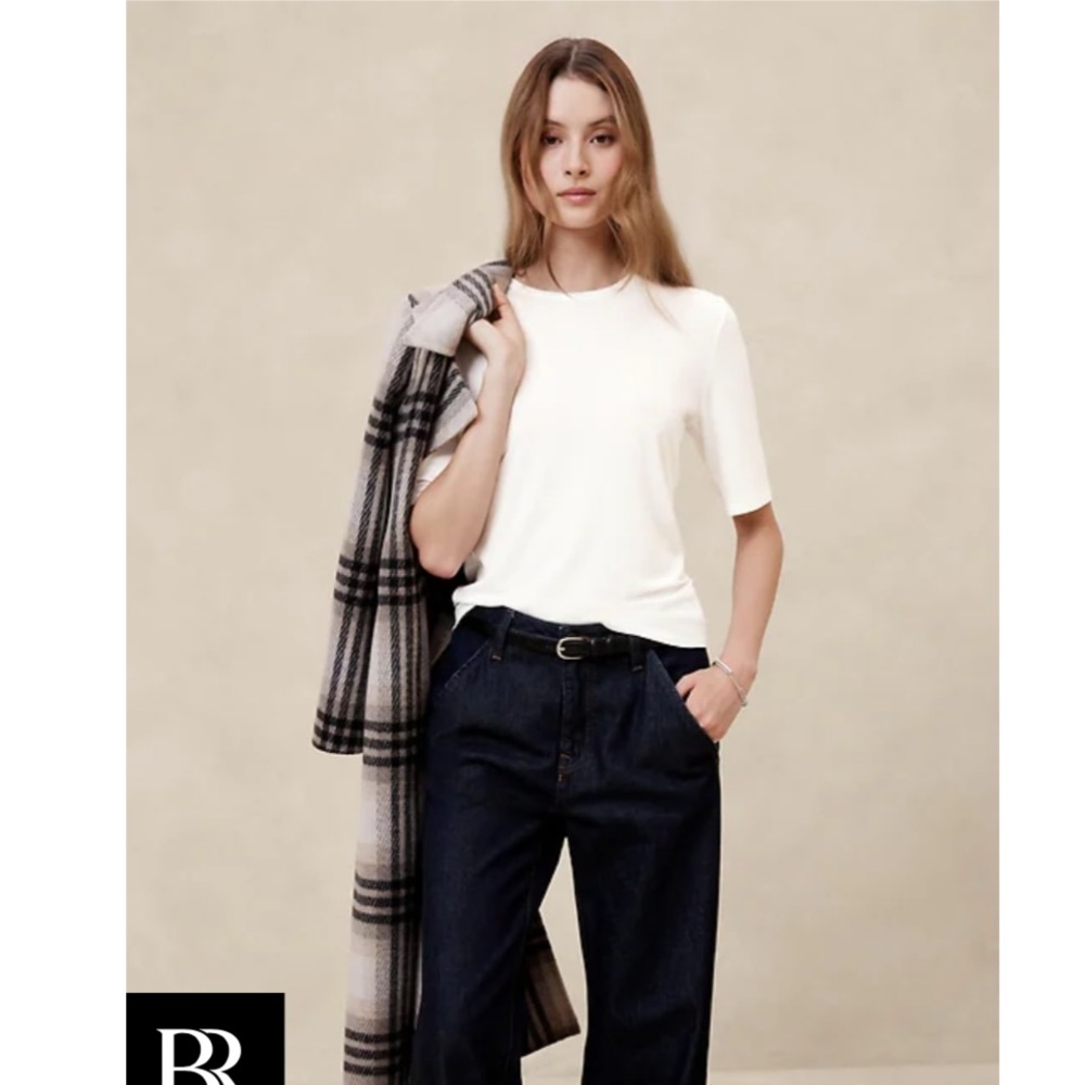 Banana Republic off white shirt